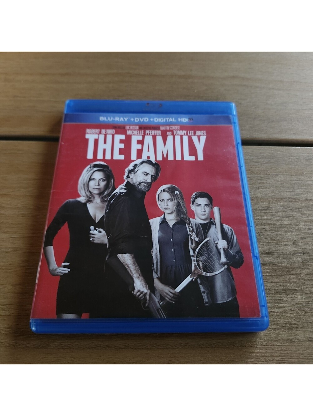 The Family (Blu-Ray, DVD) Robert De Niro, Michelle Pfeiffer, Tommy Lee Jones